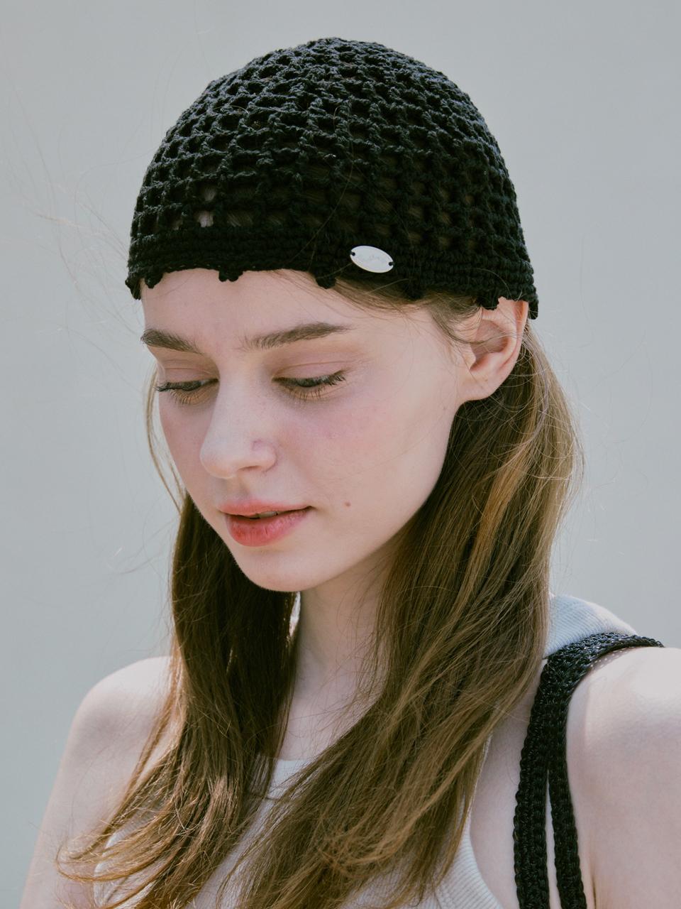 Slowslowly No.232 / Lily Punching Short Beanie _ Black