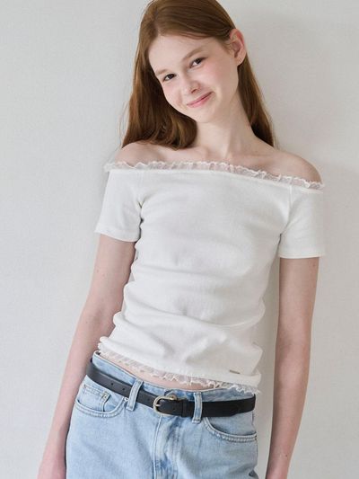 SO IR OFF SHOULDER LACE T-SHIRT [WHITE]