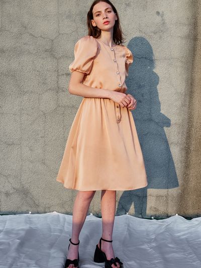 SORRY TOO MUCH LOVE Jacqueline Puff Sleeve Satin Dress_Pink