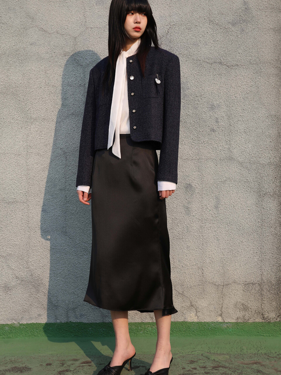 SORRY TOO MUCH LOVE Satin Back Ruffle Mermaid Skirt_Black