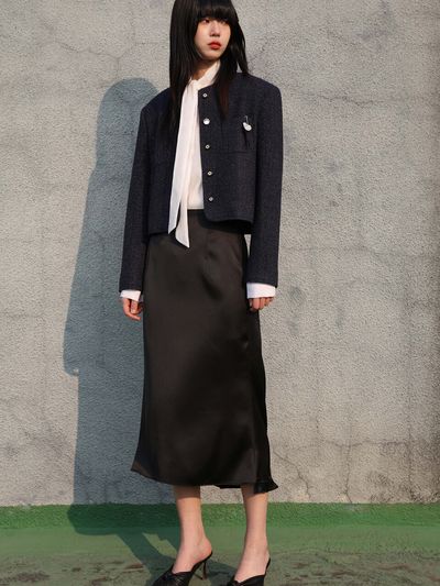 SORRY TOO MUCH LOVE Satin Back Ruffle Mermaid Skirt_Black