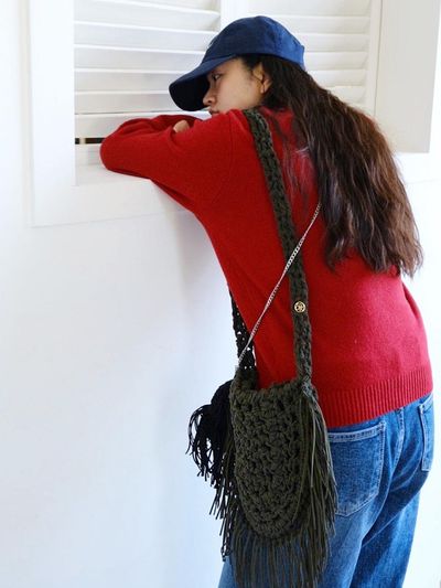 Spicethingsup Fringe Hand-knitted Suede Shoulder Bag [Khaki]