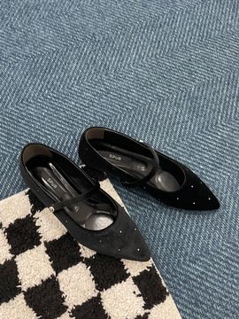 SPUR Hepburn_Flat_RA8040