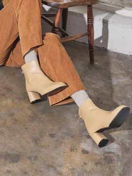 SPUR Minimal Round Square Toe Ankle Boots (UA9068)