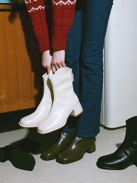 SPUR Voil Minimal U-Shaped Half Middle Boots (UA9044)