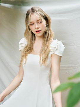 squSQUARE Audrey Ribbon Flare Squareneck Dress [Pure White]