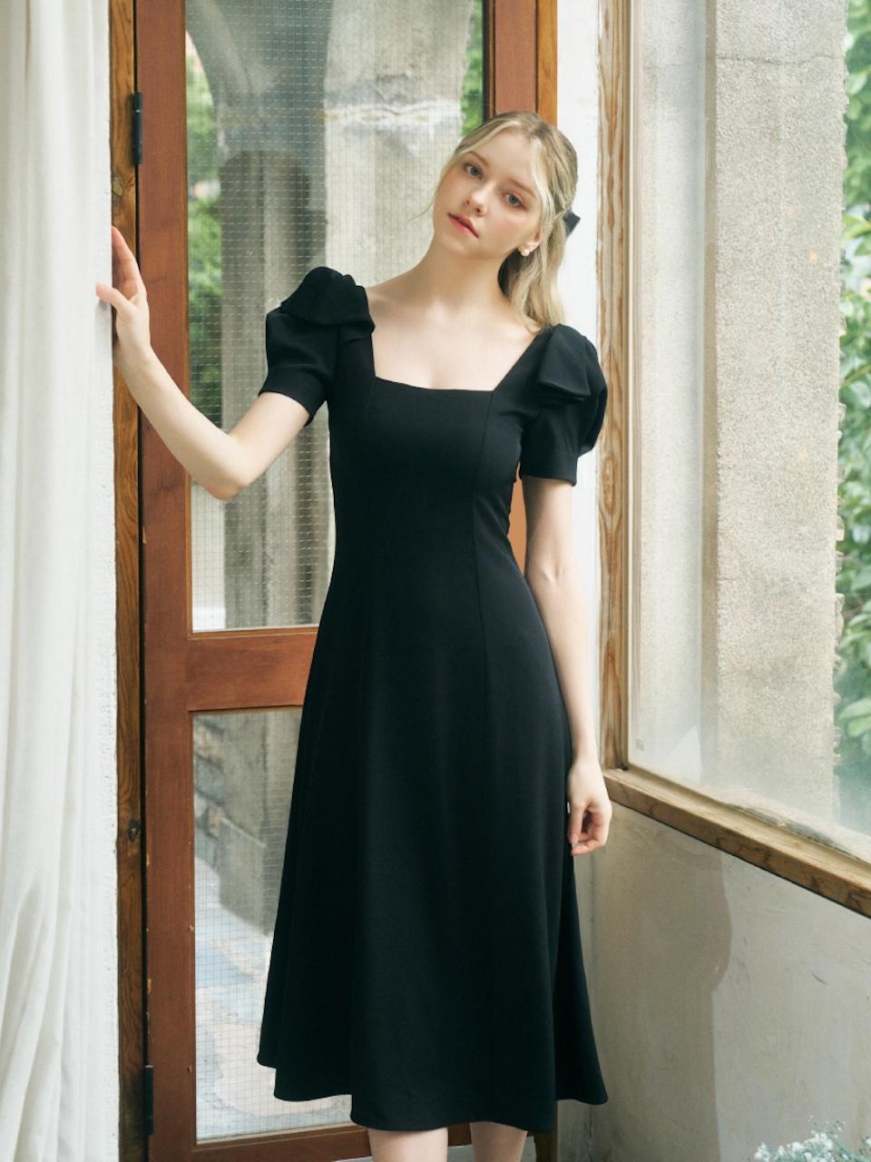 squSQUARE Lise Ribbon Puff Squareneck Mood Dress [Black]