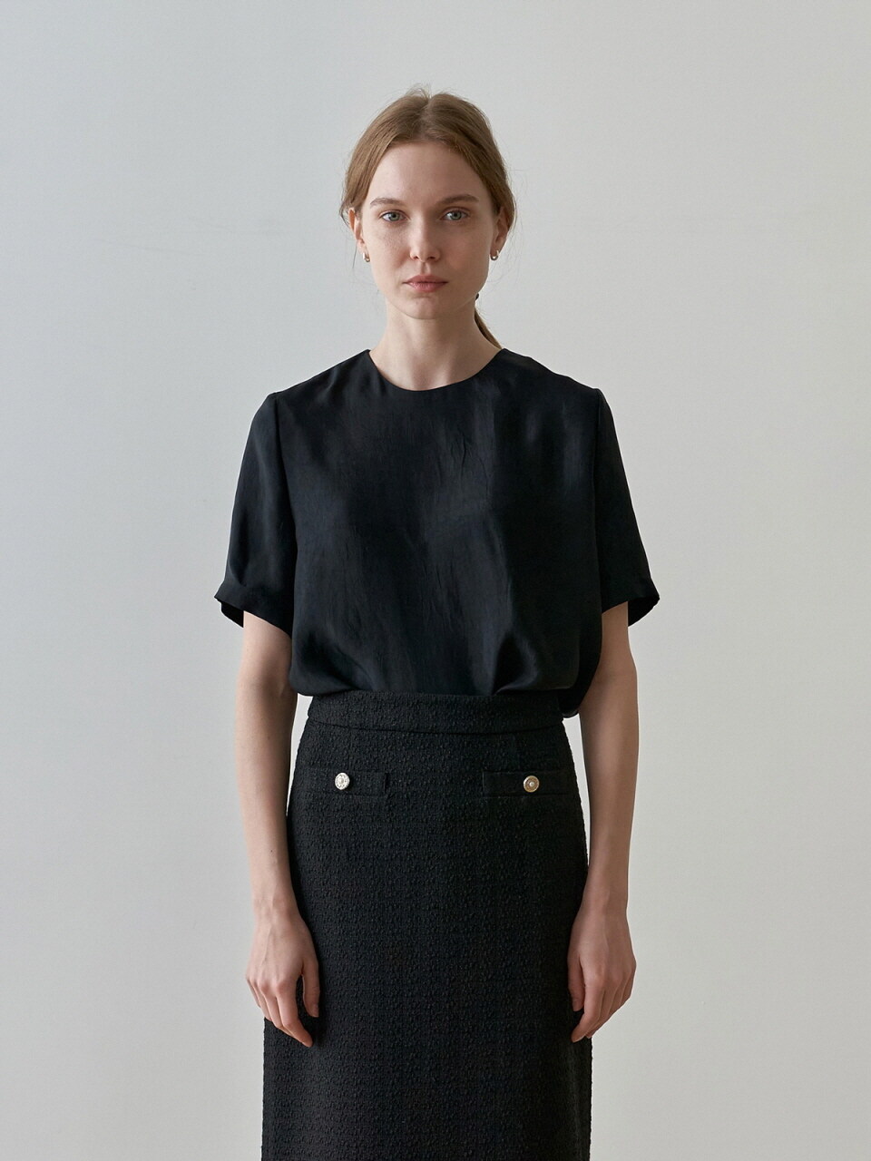 STEP AROUND Crack Short-sleeves Blouse_Black