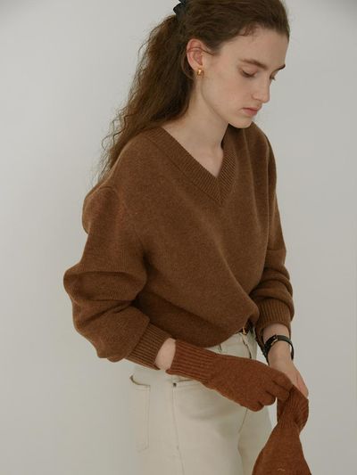 STEP AROUND Merino wool loose-fit V neck knit (BROWN)