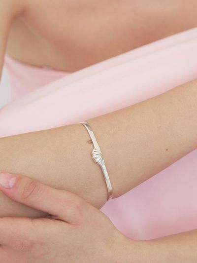 STILL INSTANT Shell Flow Bracelet
