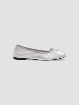 Stuart Weitzman Women's Nia Leather Ballerina Flats
