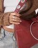 Susmies Susmies Ali grommet shoulder bag with ring detail in deep red - 4