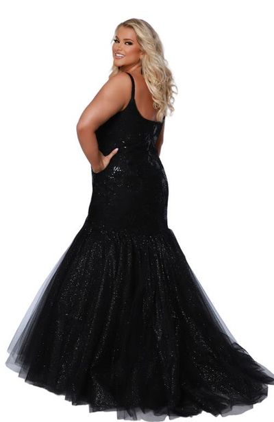 Sydney's Closet Sydney's Closet Mermaid Scoop Neck Plus Size Evening Gown