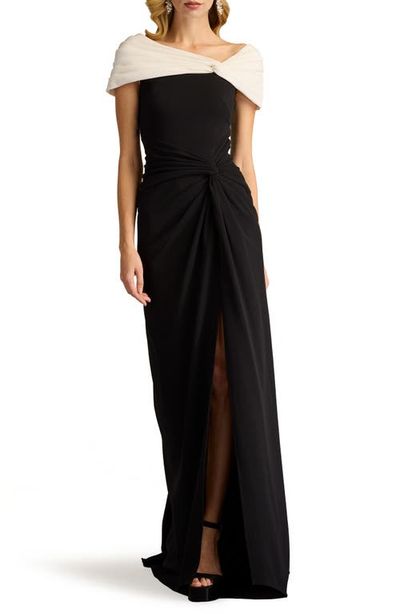 Tadashi Shoji Tadashi Shoji Asymmetric Neck Sheath Gown