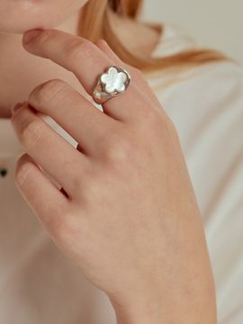 TATIANA Ethnic Flower Bold Ring