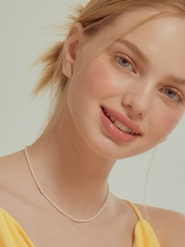 TATIANA Petit Oval Pearl Necklace