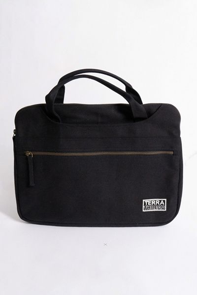 Terra Thread Terra Thread Organic Cotton Canvas Laptop Case in Black at Urban Outfitters