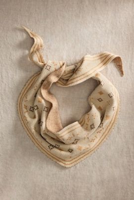 Terrain Foulard Triangle Scarf