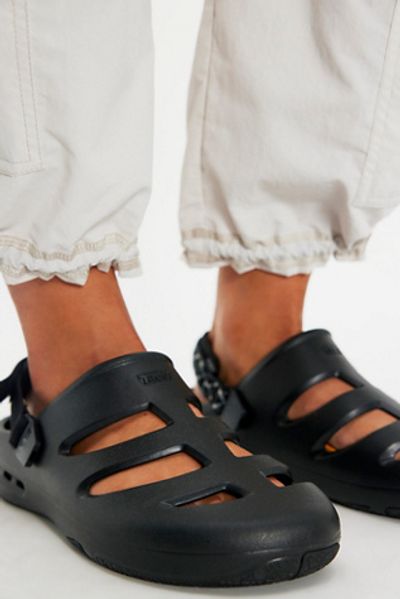 Teva Teva ApreAqua Closed-Toe Water Mules