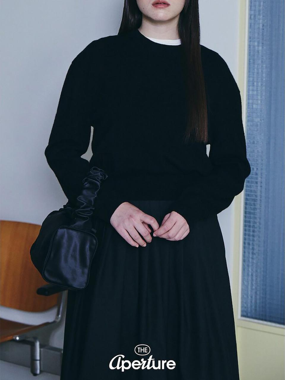 The Aperture 50s Round Neck Wool Crop Top [Black] (TA5151A025)