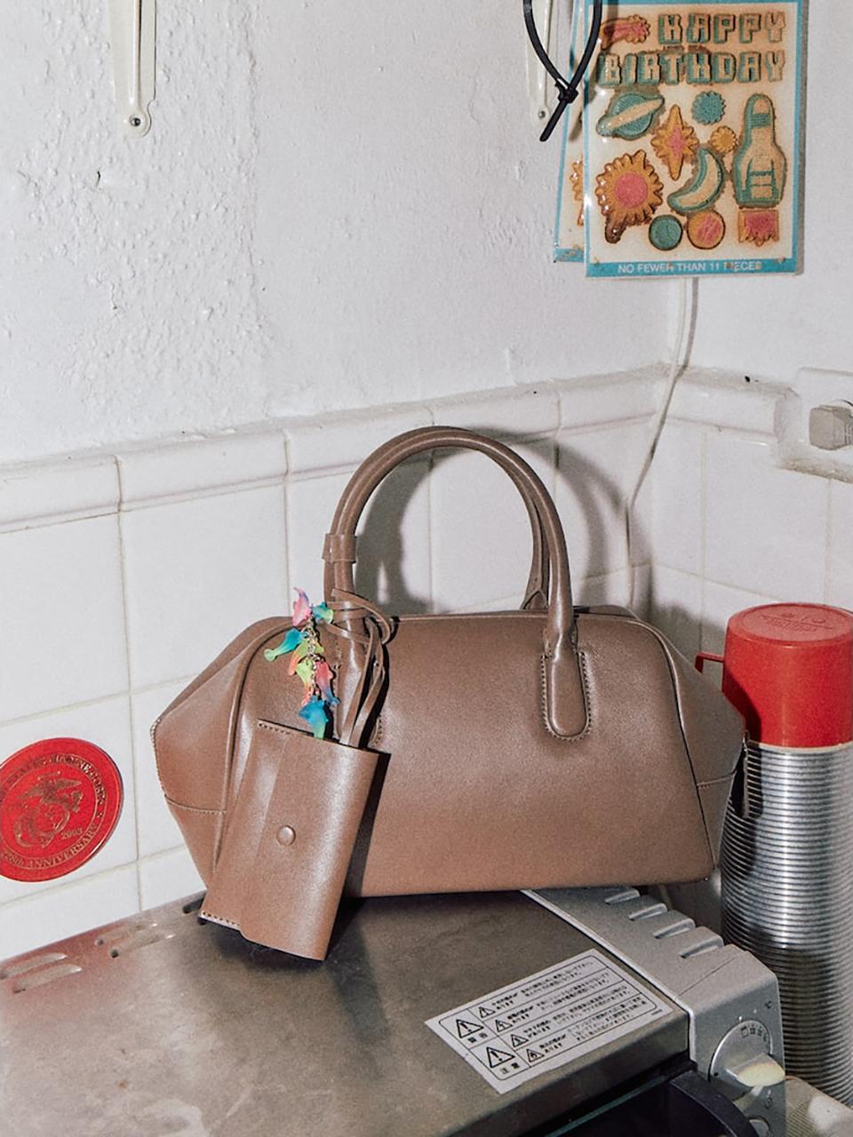 The Aperture Bread Tote Bag [BROWN] (TA54D4A03D)