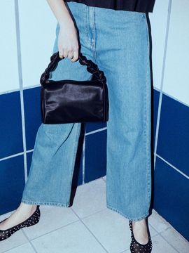 The Aperture Crinkle Handle Lightweight Nylon Bag [Black] (TA45D4A025)