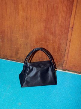 The Aperture Square Lightweight Nylon Bag [Black] (TA45D4A035)