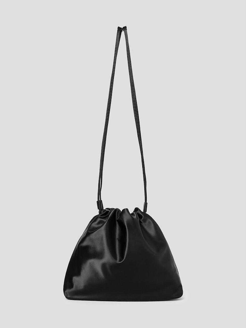 The Aperture Wrinkle Nylon Pouch Bag [Black] (TA4XD4A015)