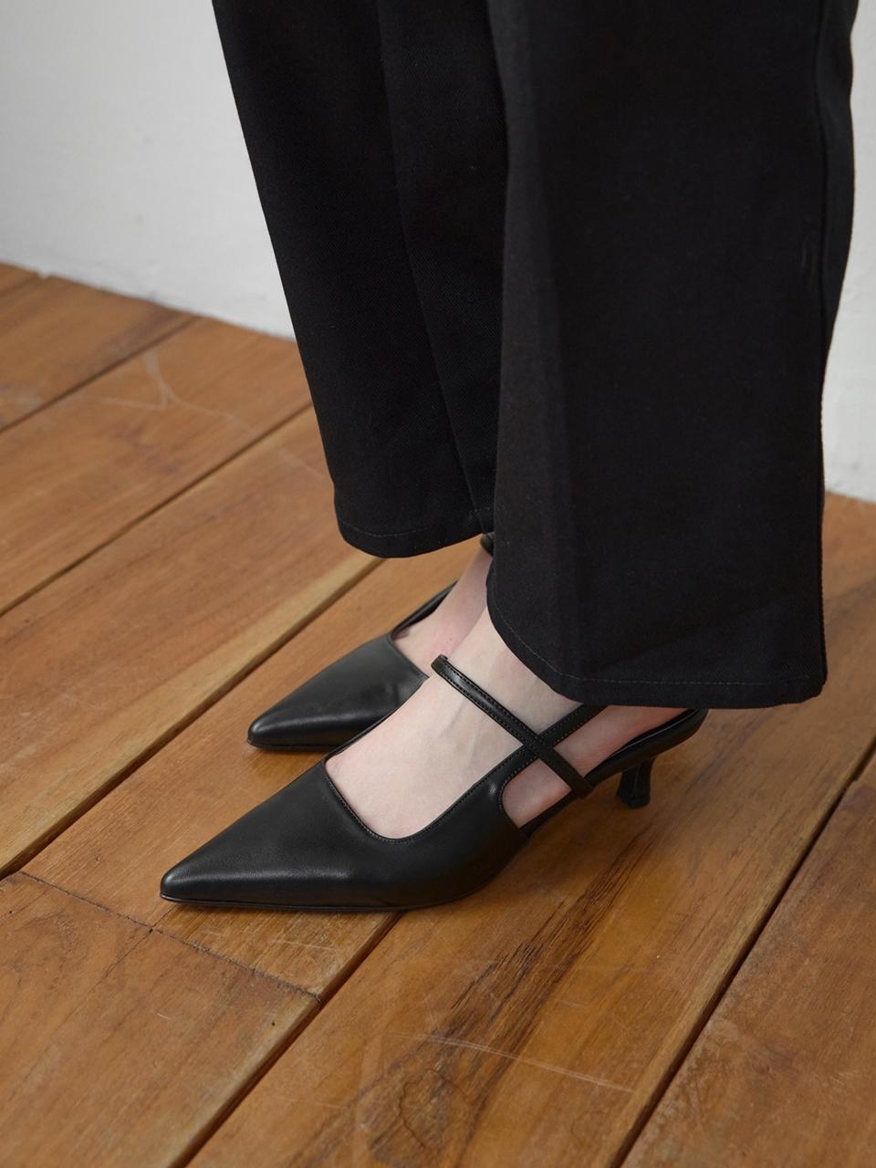 The Cloister Pointed-toe Strap Slingback Pumps [4 Colors]