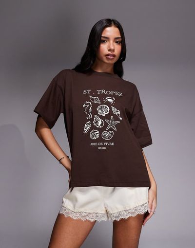 The Frolic The Frolic exclusive cotton 'St. Tropez' shell front graphic t-shirt in chocolate-Brown