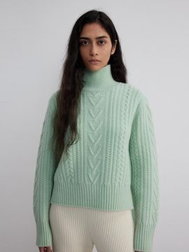 The Loom CABLE TURTLE NECK SWEATER [GREEN]