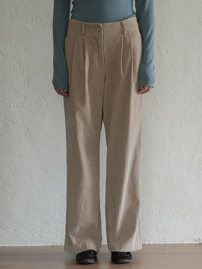 The milui Buttery Wide Fit Pleated Corduroy Pants [Beige]
