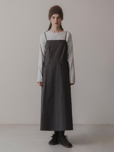 THE MITTEN Sleeveless Pintuck Long Strap Dress [Bark]