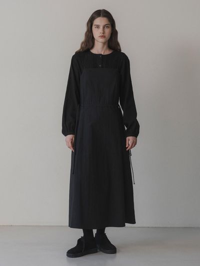 THE MITTEN Sleeveless Pintuck Maxi Dress [Black]