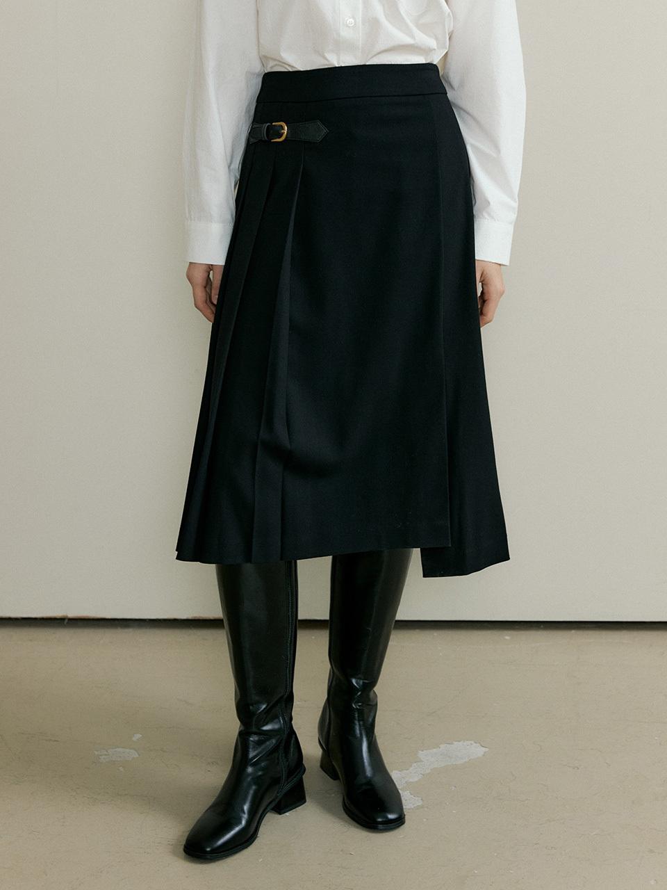 THE PENNY UNBALANCE PLEATS SKIRT - Black