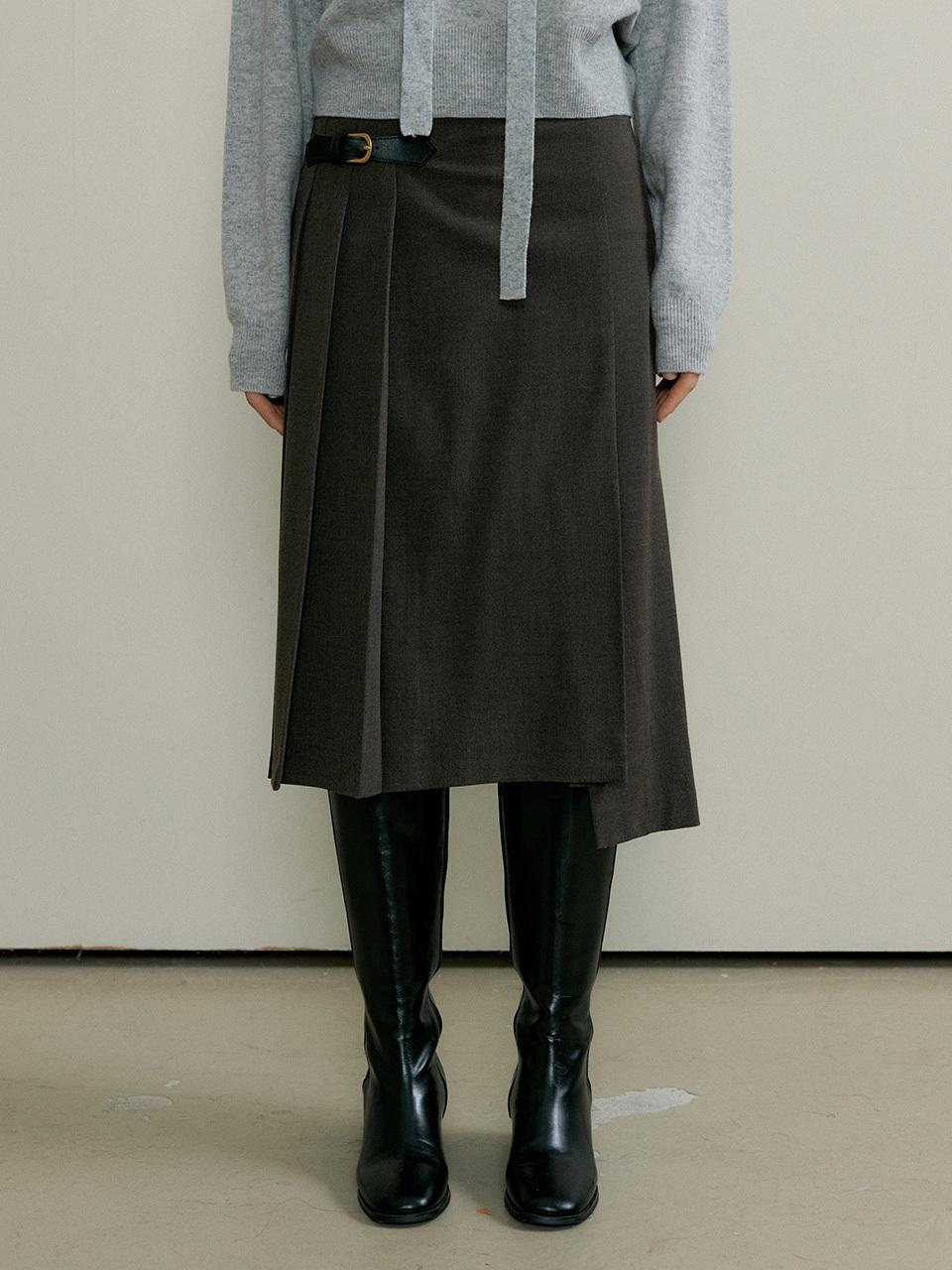 THE PENNY UNBALANCE PLEATS SKIRT - Brown