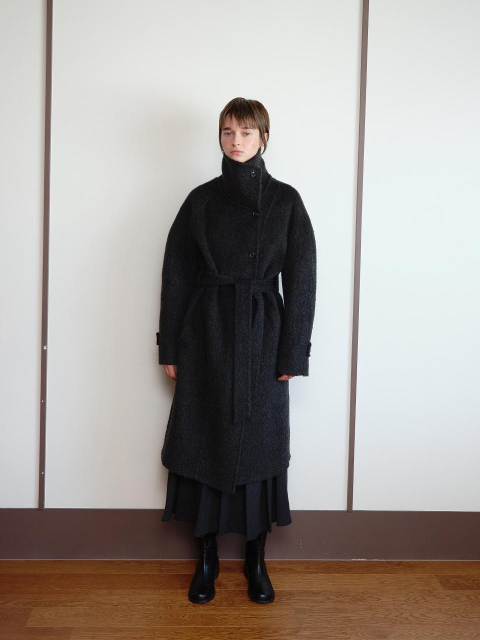 The Raust Baby Alpaca Handmade High-Neck Oversized Coat [CHARCOAL]