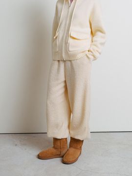 The Raust Boucle Elastic Waist Textured Jogger Pants [CREAM]
