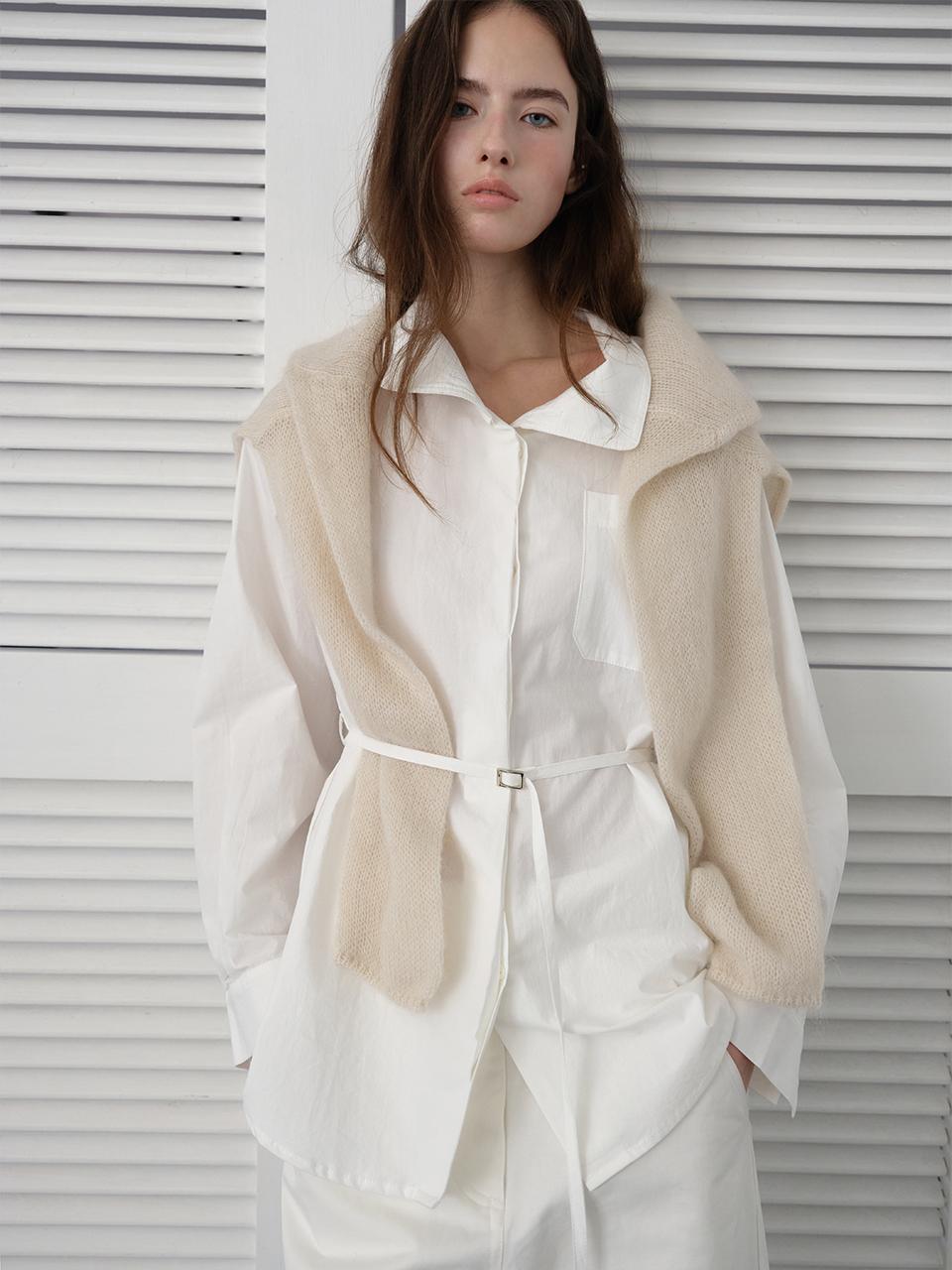 The Raust Cotton-Linen High Neck Convertible Shirt [Beige]