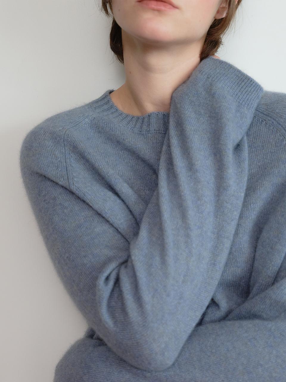 The Raust Fur Round Neck Lightweight Pullover [Melange Sky Blue]