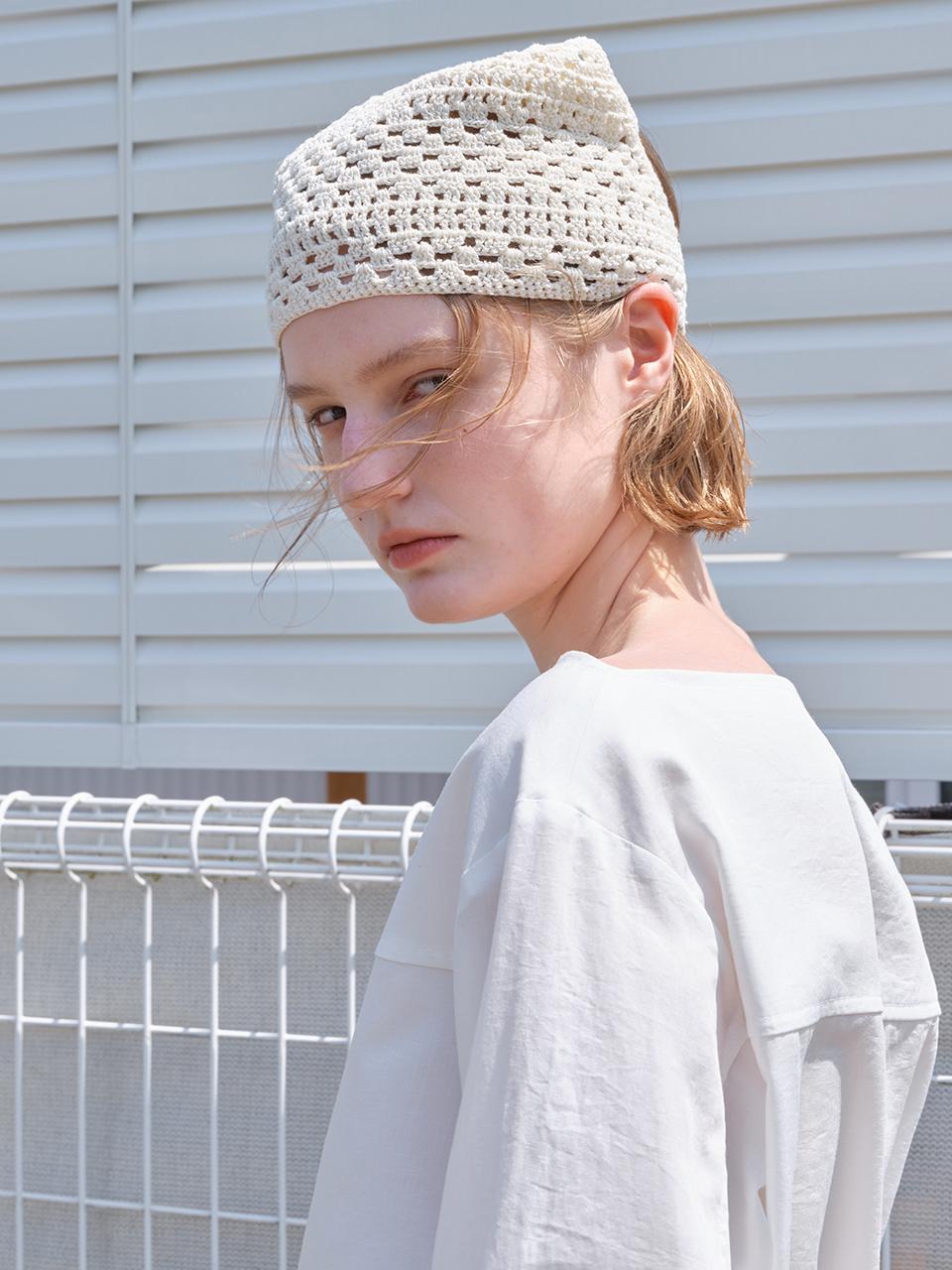 The Raust Handmade Skarsi Scarf [IVORY]