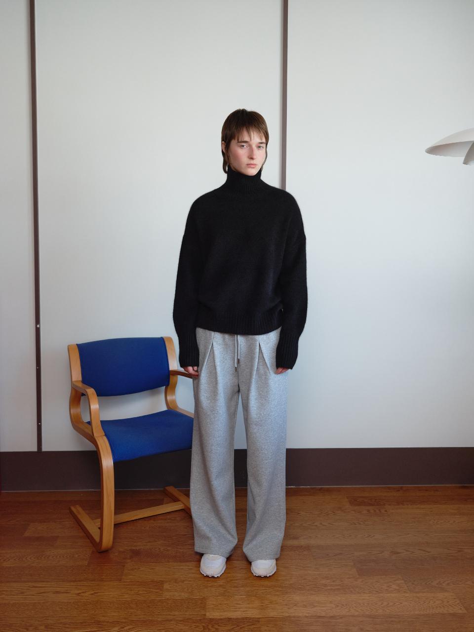 The Raust Inverted Tuck Wide Fit Fleece Pants [GRAY]