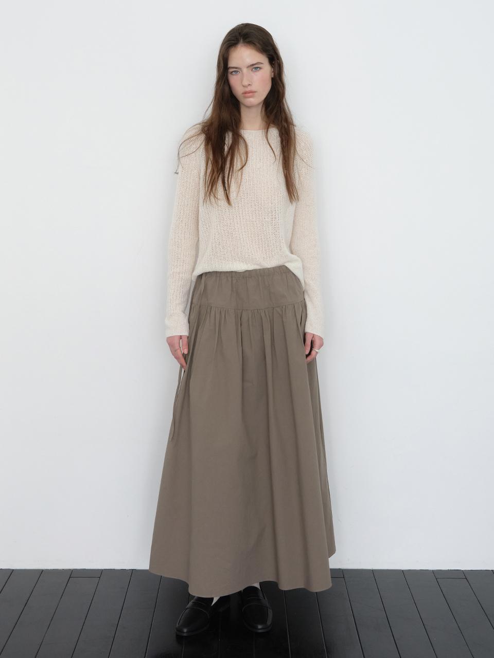 The Raust Shirring Cotton A-line Maxi Skirt [KHAKI]