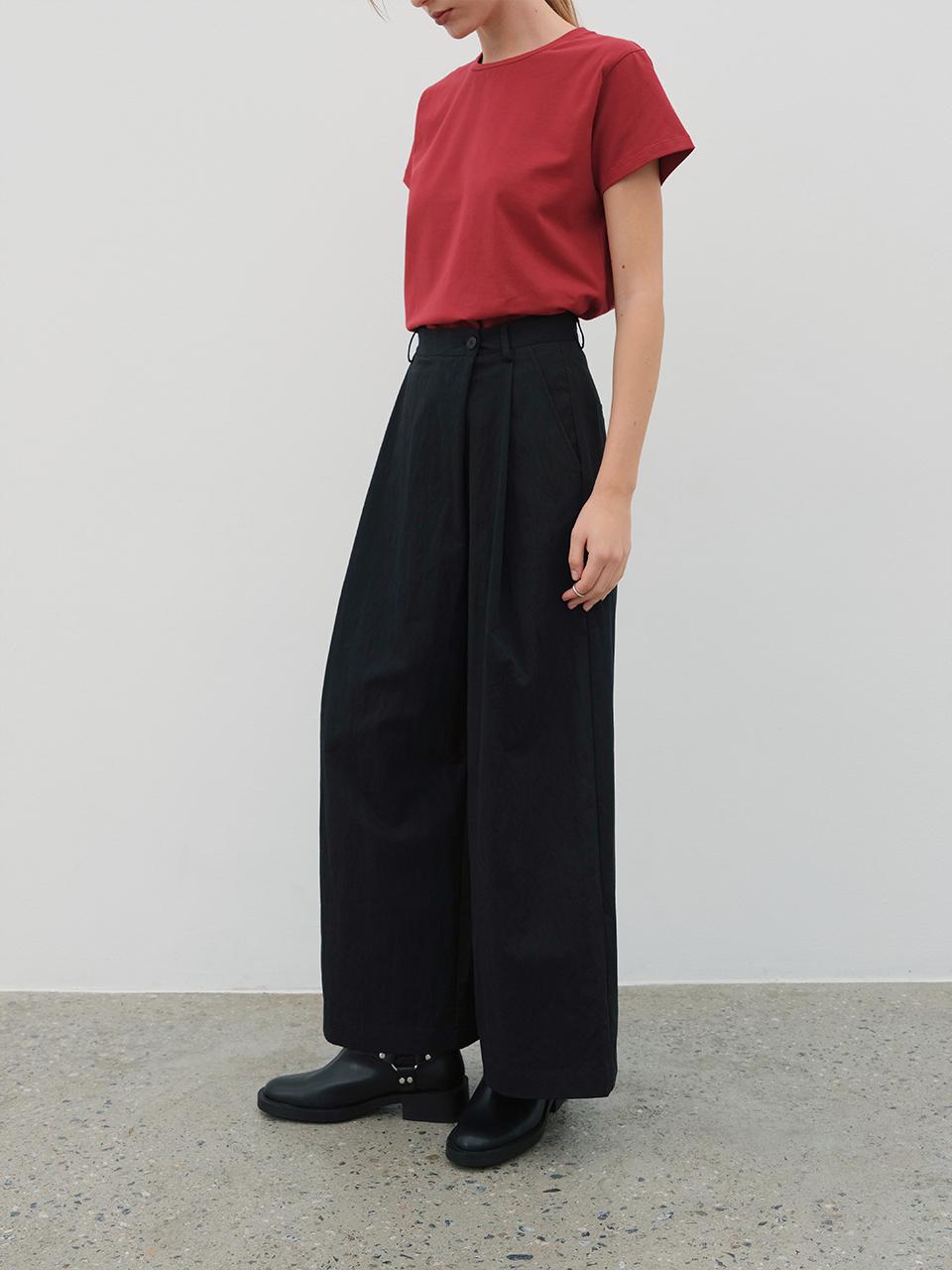The Raust unbalanced chin-detail pants BLACK