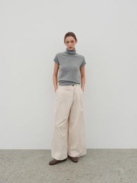 The Raust unbalanced chin-detailed pants ECRU
