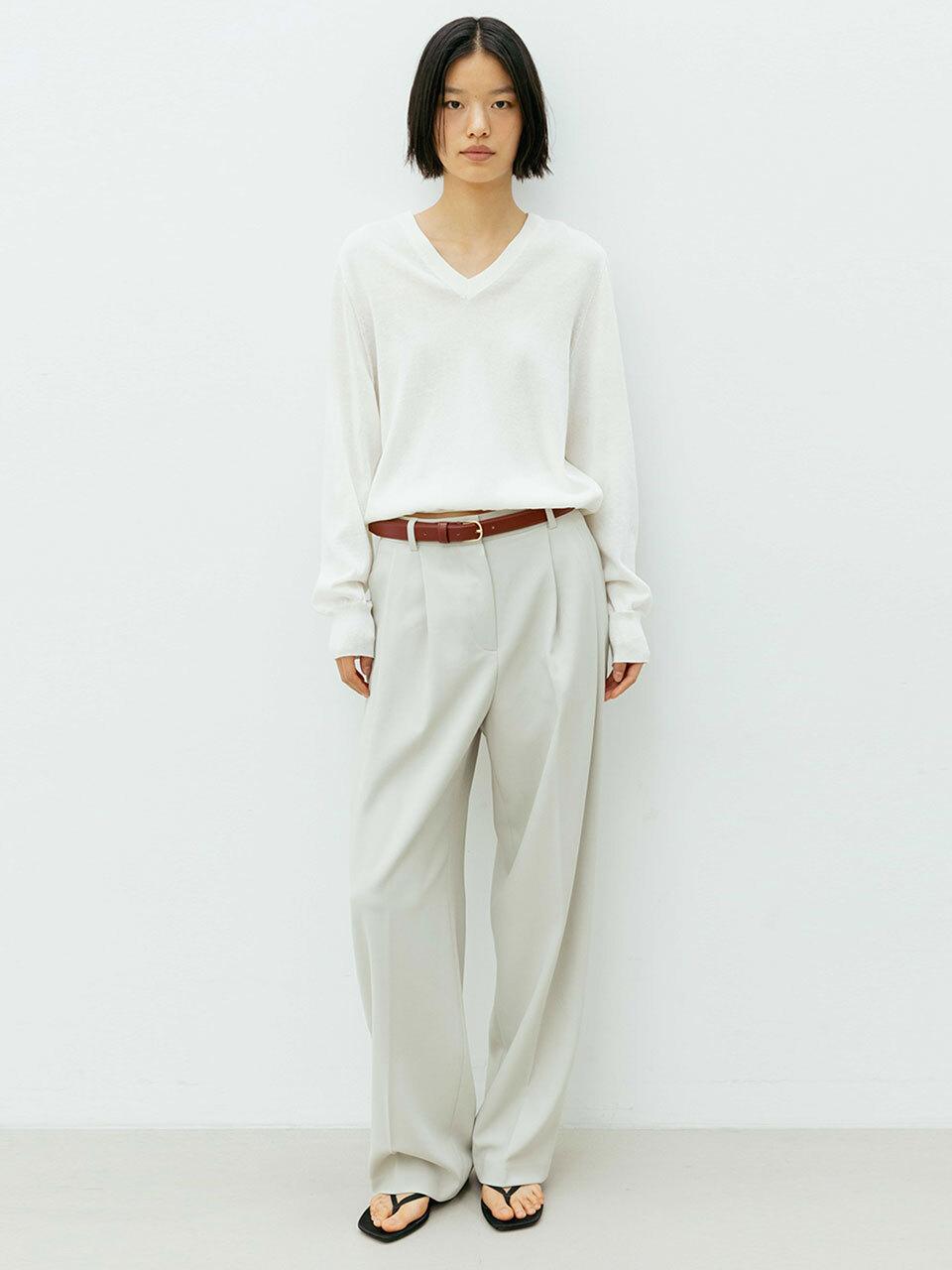 THE RYE Classic Two-Tuck Trousers (Beige)
