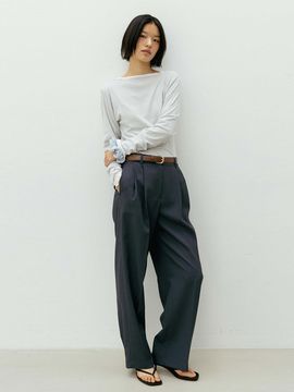 THE RYE Classic Two-Tuck Trousers (Navy)
