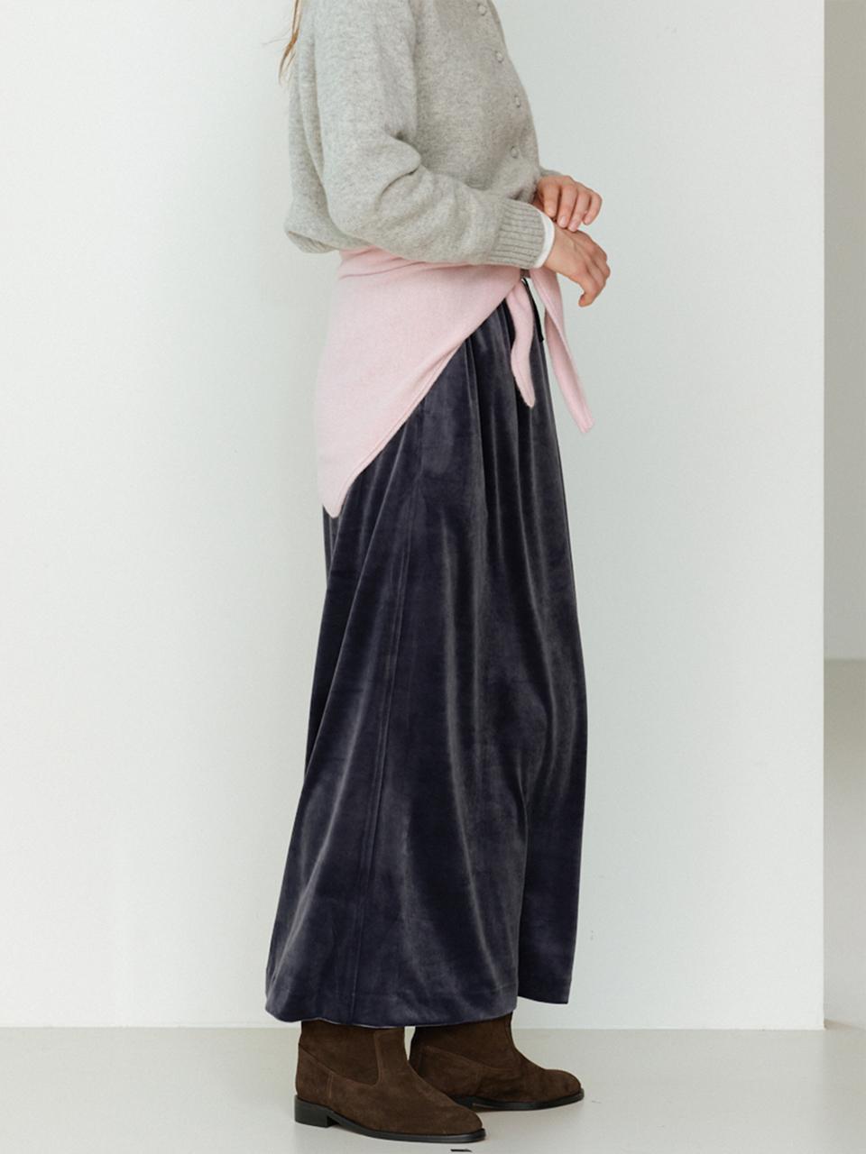 THE RYE Triangle Wool Scarf (Light Pink)