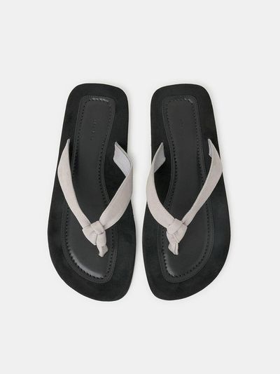 THE RYE Twist Flip-Flop [Light Grey]