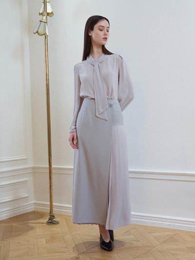 THEATRE Musee pleats skirt [Fog blue]